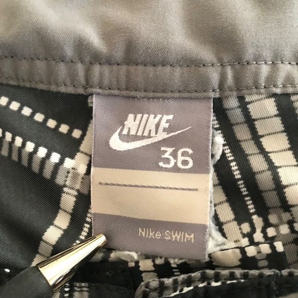 Nike Sz XL 36 Swimming Trunks Board Shorts Athleisure Beach Drawstring Black Wht - Picture 8 of 8